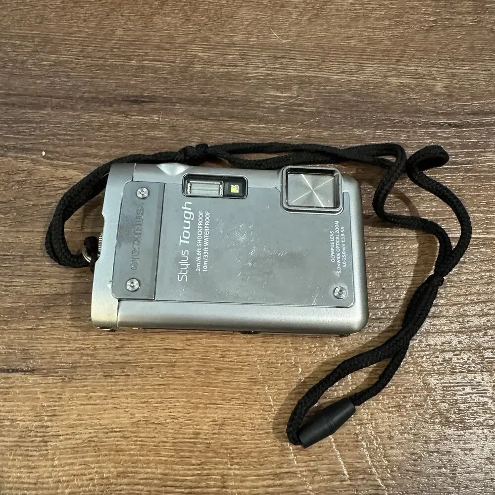 Olympus Stylus Tough TG-830 Shockproof Waterproof GPS 16MP Digital Camera FLAWS